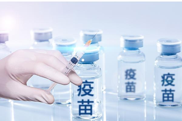 我國(guó)新冠疫苗累計(jì)接種近24億劑次，專家回應(yīng)熱點(diǎn)問(wèn)題